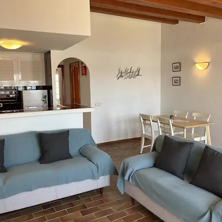 Es Castell 2 7 By Som Menorca * פורנלס